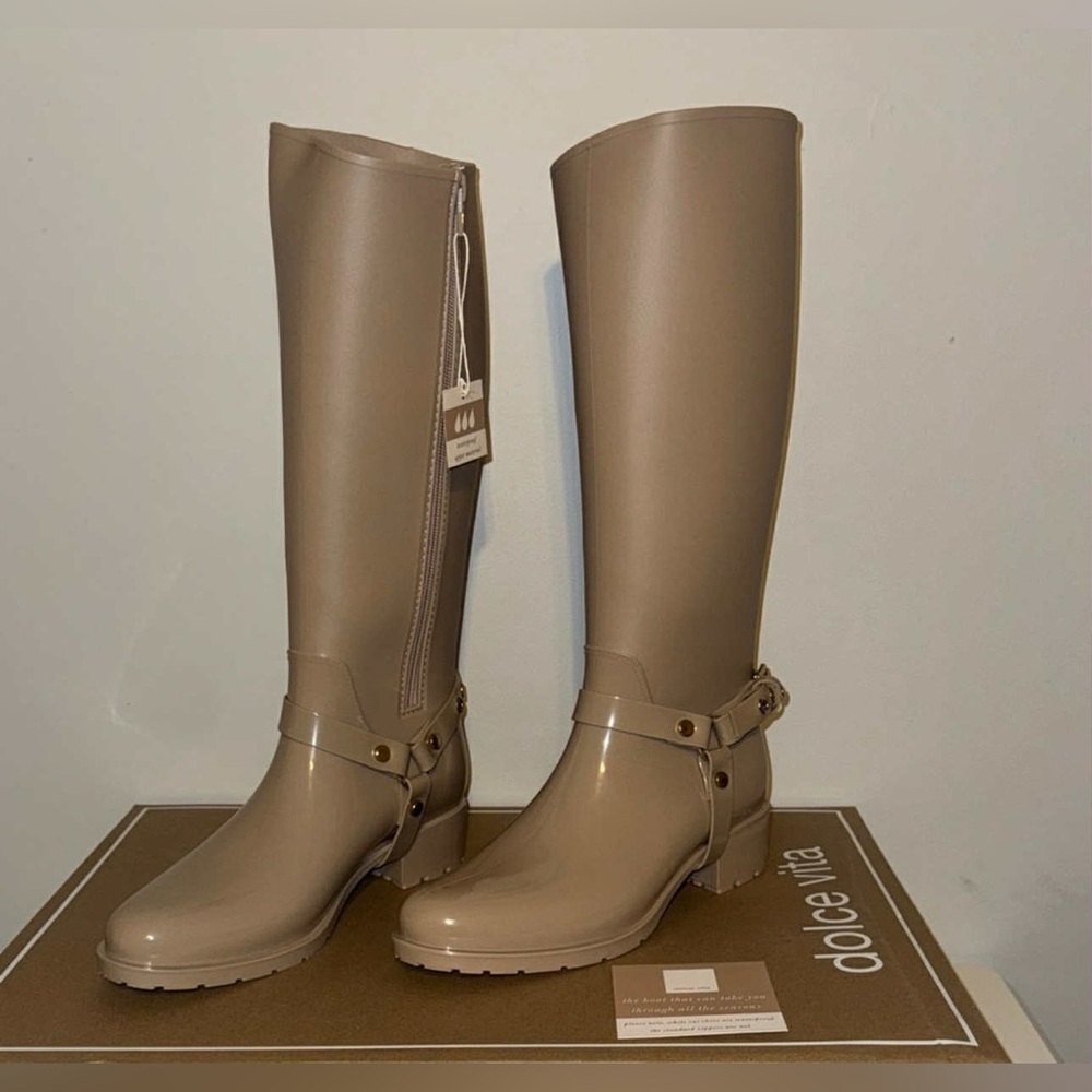 Dolce Vita Cloudy H2O Boots Dune Patent Stella